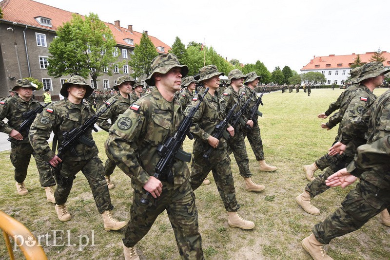 Polscy żołnierze jadą na Łotwę, dowodzi nimi elblążanin zdjęcie nr 152865
