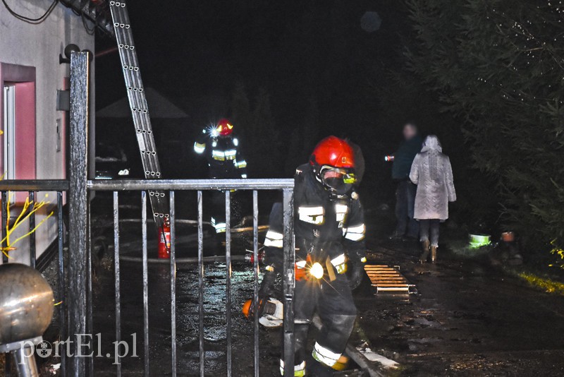 Pożar poddasza w Dąbrowie zdjęcie nr 165409