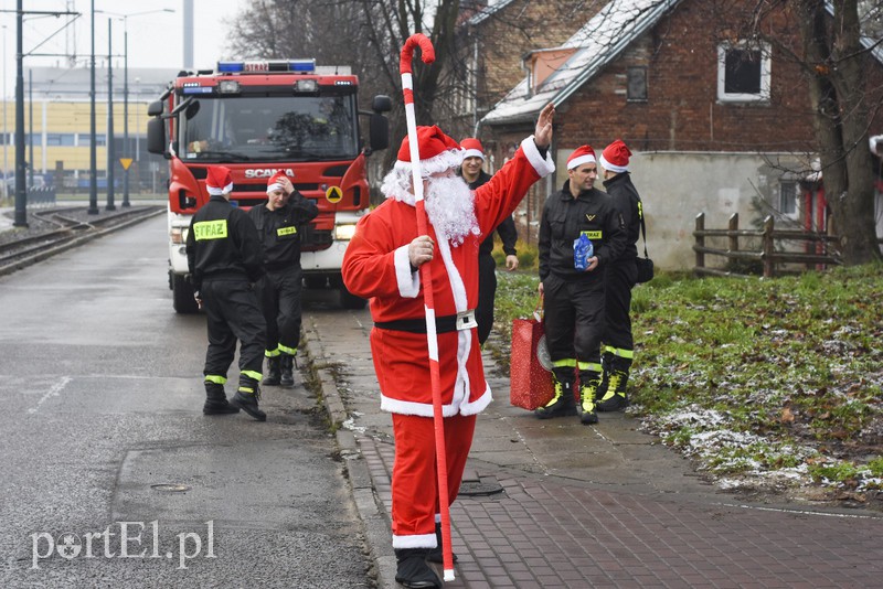 Strażacy wpadli do Angeliki ze świąteczną wizytą zdjęcie nr 166679