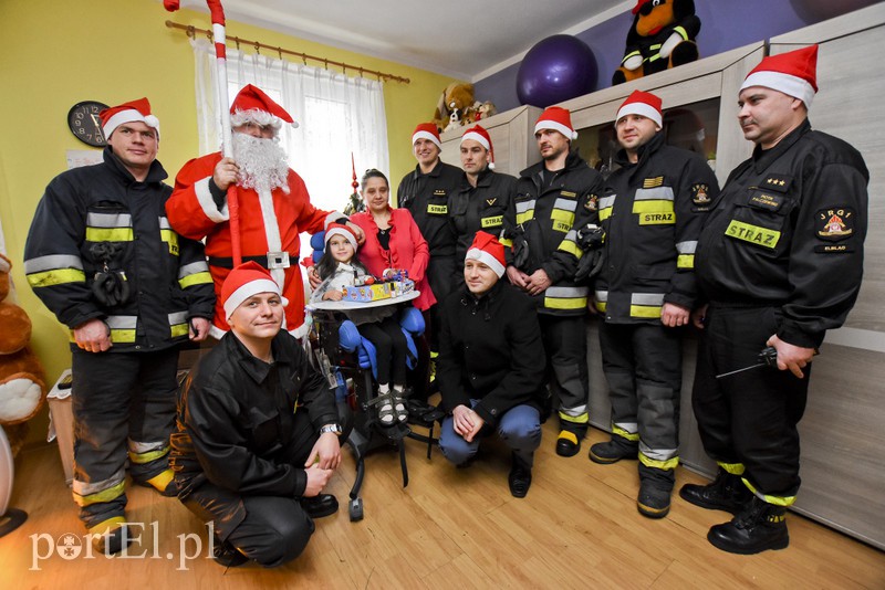 Strażacy wpadli do Angeliki ze świąteczną wizytą zdjęcie nr 166695