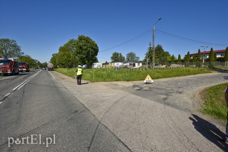 Tragiczny wypadek w Komorowie Żuławskim, nie żyje kierowca skody zdjęcie nr 175040