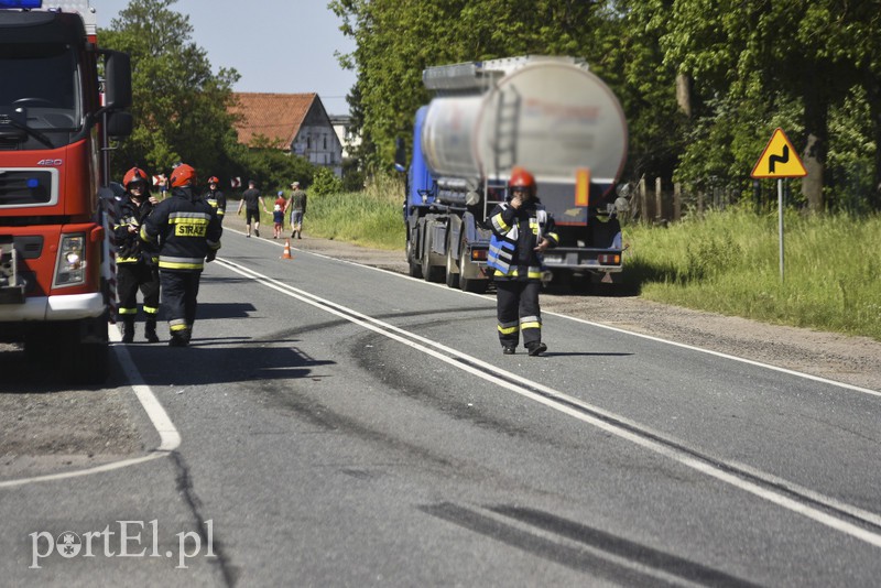 Tragiczny wypadek w Komorowie Żuławskim, nie żyje kierowca skody zdjęcie nr 175038