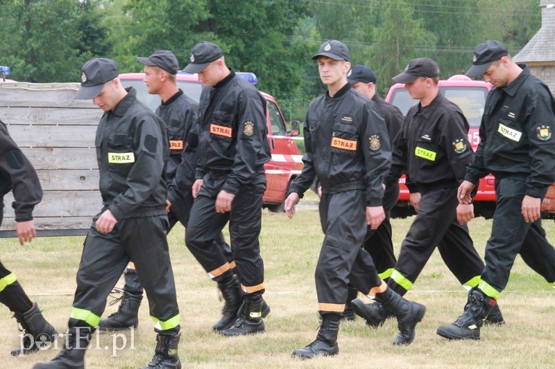 Strażacy ochotnicy w akcji zdjęcie nr 178198