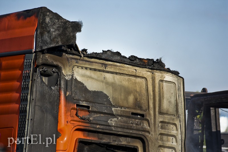 Pożar ciężarówki tuż pod warsztatem w Kazimierzowie zdjęcie nr 179949