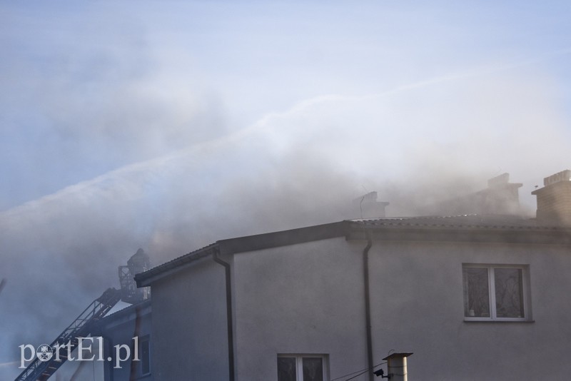 Pożar poddasza budynku przy ul. Dojazdowej zdjęcie nr 189936