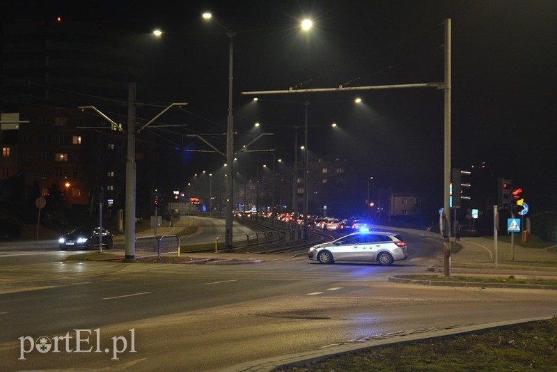 Pijany 19-latek szalał autem na ul. Dąbka. Oto skutek zdjęcie nr 194924