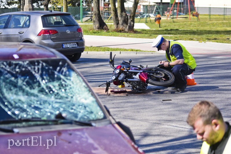 Wypadek motocyklisty z osobowym oplem zdjęcie nr 199179
