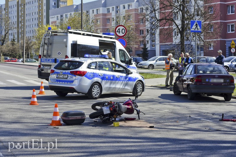 Wypadek motocyklisty z osobowym oplem zdjęcie nr 199174