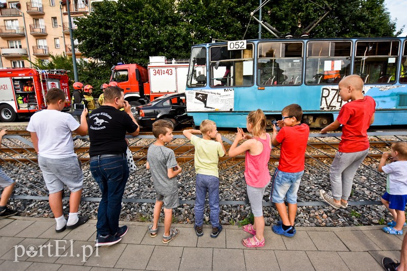 Zderzenie volkswagena z tramwajem zdjęcie nr 208465