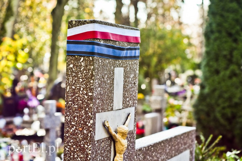 Sprzątali groby polskich bohaterów zdjęcie nr 213940