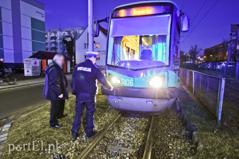 Kolizja skody z tramwajem na ul. Robotniczej zdjęcie nr 219648