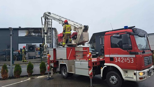 Pożar w autokomisie przy Warszawskiej