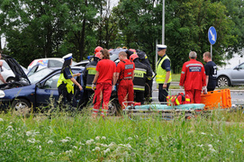 Wypadek w Kazimierzowie - dwie osoby w szpitalu