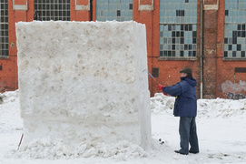 Śniegowe rzeźby w Galerii El