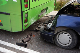 Krasny Las: osobówką uderzył w autobus