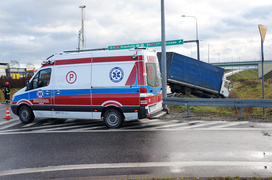 Pasłęcka: zderzenie ciężarówki z osobówką