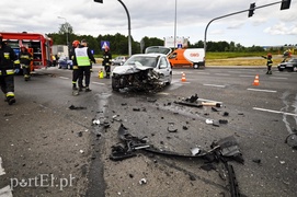 Poważny wypadek na ul. Żuławskiej. Dwie osoby ranne