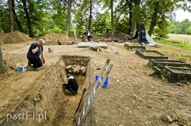 Odkrywają tajemnice dawnego cmentarza