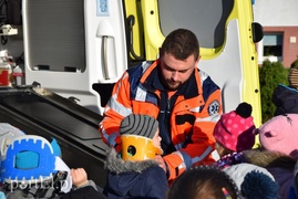 W EUH-E dzieci poznają pracę pielęgniarki i ratownika medycznego