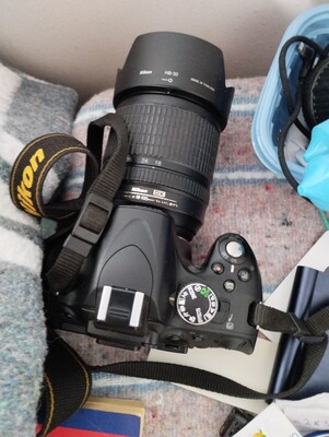 Elbląg Aparat lustrzanka Nikon model D5100 wraz z obiektywem Nikkor 18-105 mm. VR
W zestawie pasek, ładowarka i