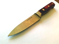 Najpierw ukradł, a później groził nożem kierownikowi sklepu