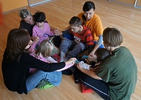 „Dotknij, zobacz, poczuj”. Wystawa w Filii nr 7