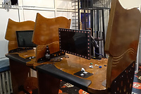 Gazem w funkcjonariuszy KAS