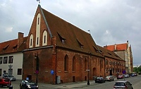 Instytucje powinny być służebne (opinia)
