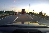 Jechał pod prąd S7