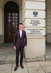 Jest w 3 klasie liceum, a już zdał maturę