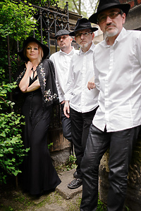 Koncert przepełniony emocjami. Anna Maria Jopek, Kroke i EOK