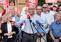 Lewica chwali się sukcesami podczas letniej trasy