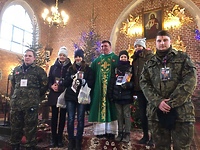 Ksiądz całą tacę wsypał do puszek WOŚP