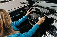 Lądujesz w Warszawie, wracasz do Elbląga? Dlaczego w 2026 roku warto postawić na auto z wypożyczalni