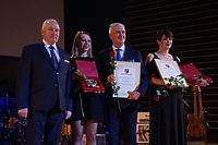 Laur dla Kina Światowid