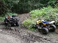 Leśnicy zatrzymali amatorów nielegalnej jazdy quadami po lesie