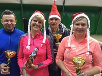 Mikołaje opanowały kort