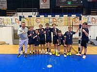 SP 21 wygrywa mini piłkę ręczną
