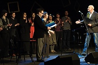 Na jednej scenie z gwiazdami