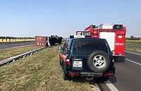 Na S7 przewróciła się ciężarówka