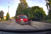 Objazdem... pod prąd