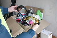 Okradali garaże i samochody