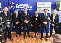 Parlamentarzyści Platformy w nowej siedzibie