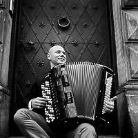 Poczuj magię świąt z EOK i Marcinem Wyrostkiem