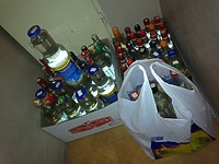 Sprzedawał alkohol w butelkach po sokach