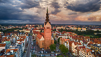 Połowa elblążan zarabia powyżej 6500 zł brutto. W której połowie jesteś?