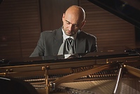 Polska z Europą, Europa z Polską – recital Wojciecha Waleczka