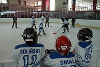 Premierowy turniej mini – hokeja na lodowisku MOSiR