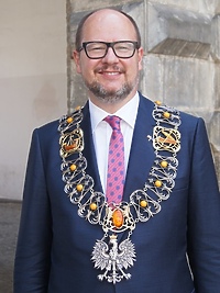 Prezydent Gdańska dźgnięty nożem podczas finału WOŚP (aktualizacja)