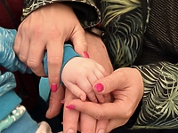 „Promyczek”. O dziecku, które czekało, i o dorosłych, którzy mieli odwagę je pokochać